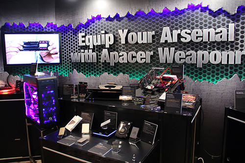 極致競技體驗 宇瞻電腦展電競解決方案(圖1) 這兩臺主機均采用了宇瞻的PANTHER RAGE LED和BLADE FIRE DDR4游戲內存產品以及存儲產品,提供游戲所需要的高頻率優秀性能以及定制化的外觀和燈光效果,以滿足越來越苛刻的游戲玩家需求。