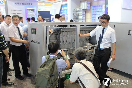 見證非凡采暖科技 萬和新品亮相中國供熱展