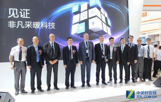 見證非凡采暖科技 萬和新品亮相中國供熱展