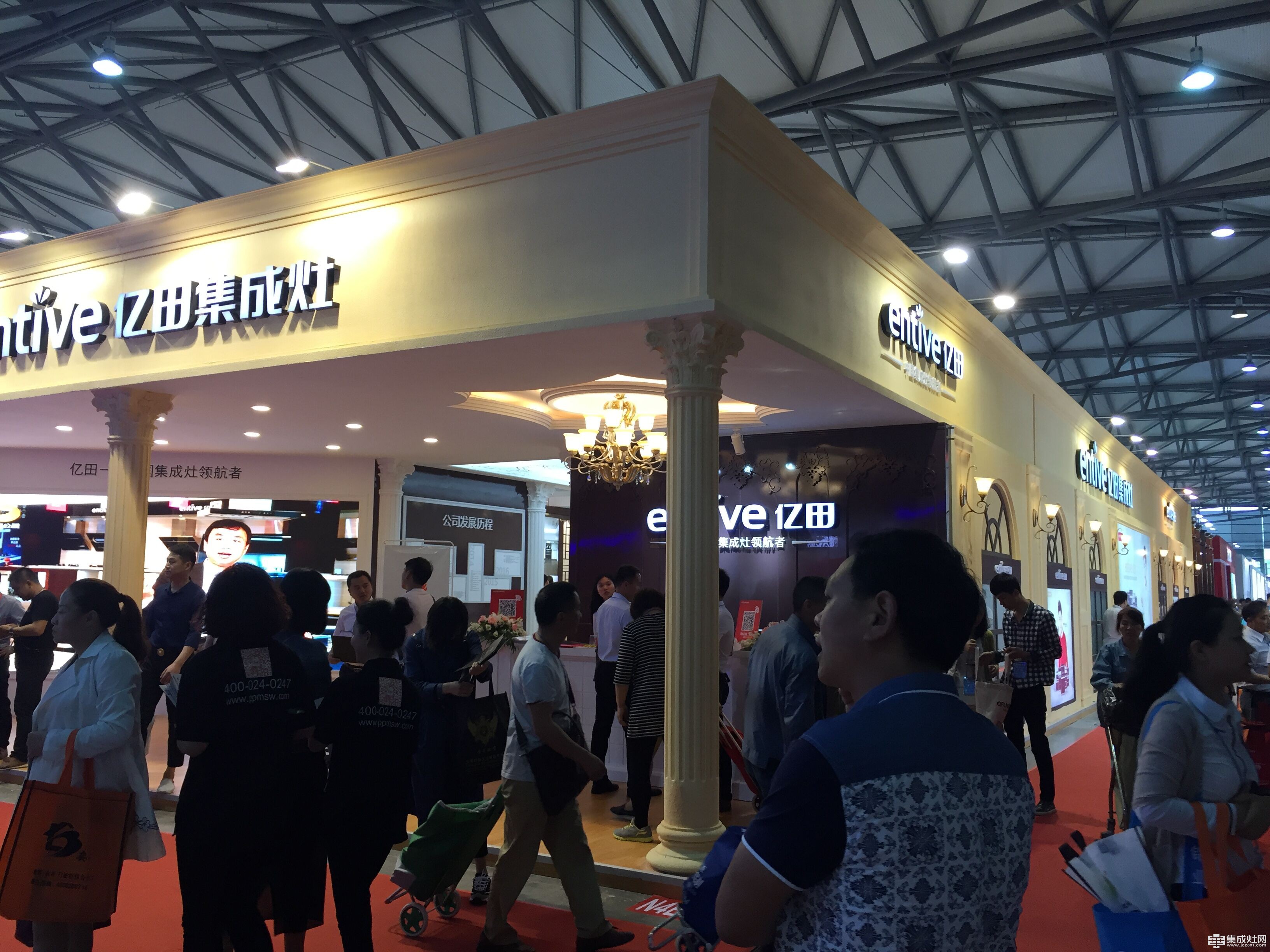 億田集成灶第21屆上海廚衛展 摘取行業奧斯卡(圖2) 億田集成灶第21屆上海廚衛展圓滿收官 摘取行業“奧斯卡”