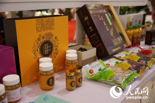 金昌旅游商品驚艷亮相絲綢之路旅游產品展(圖3) 產品展示