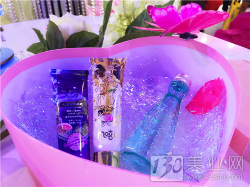 盤點第43屆美博會那些特別搶眼的展館(圖3) 盤點第43屆美博會那些特別搶眼的展館(圖3)