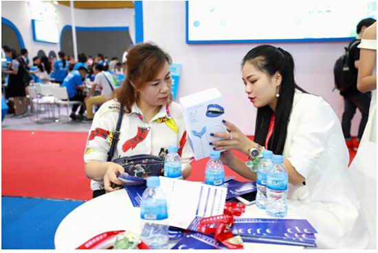 直擊中國國際美博會—德熙“尋找全城最美微笑(圖1) 直擊中國國際美博會—德熙“尋找全城最美微笑(圖1)