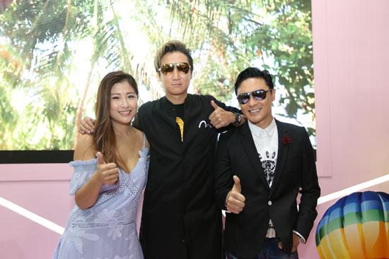 吳卓羲洪天明等現身美博會 為香蔓蕾站臺(圖2) 吳卓羲洪天明等現身美博會 為香蔓蕾站臺