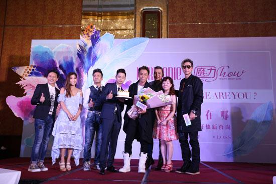 吳卓羲洪天明等現身美博會 為香蔓蕾站臺(圖3) 吳卓羲洪天明等現身美博會 為香蔓蕾站臺