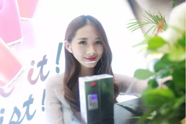 第45屆美博會圓滿落幕,古瓷搖搖小酒瓶(圖5) 第45屆美博會圓滿落幕,古瓷搖搖小酒瓶(圖5)