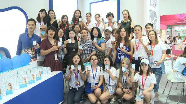 瑪格莉白——首次登陸廣州美博會立即掀起熱潮(圖1) 瑪格莉白——首次登陸廣州美博會立即掀起熱潮(圖1)