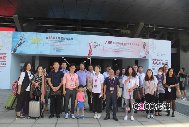 p1.jpg 美博會(huì)上參展商的預(yù)期離現(xiàn)場觀眾的想法有多遠(yuǎn)(圖1)