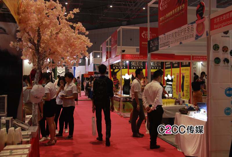 p6.jpg 美博會(huì)上參展商的預(yù)期離現(xiàn)場觀眾的想法有多遠(yuǎn)(圖5)