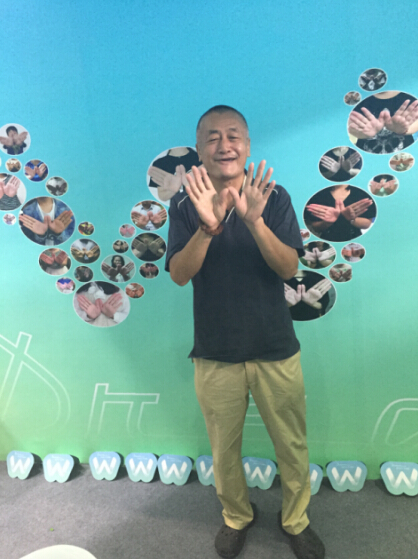 微商社區美博會重磅發布 神秘用戶震驚全場(圖2) 微商社區美博會重磅發布 神秘用戶震驚全場(圖2)